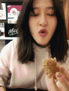 抖音吃瓜300w网红,网红背后的故事