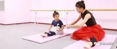 长沙舞蹈老师反差吃瓜网,网曝吃瓜瞬间，揭秘真实身份