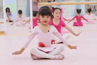 长沙舞蹈老师反差吃瓜网,网曝吃瓜瞬间，揭秘真实身份