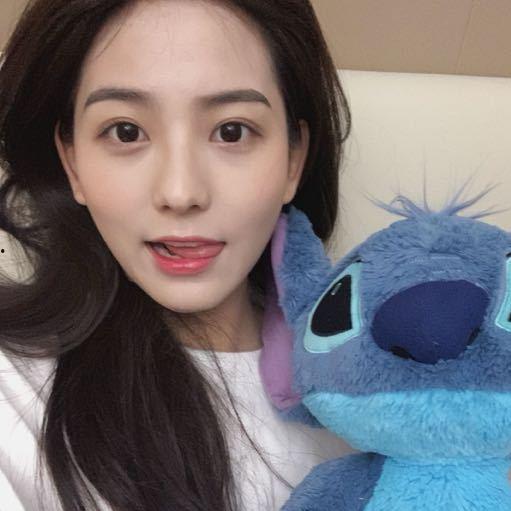 抖音网红阿銮吃瓜是谁呀,她是如何成为吃瓜界的佼佼者的？