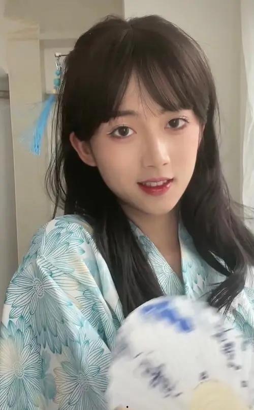 男扮女装的网红吃瓜,揭秘网络红人的真实生活