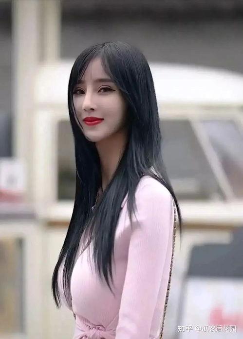 吃瓜美女网红是谁啊,吃瓜美女网红是谁？网络热议背后的真相