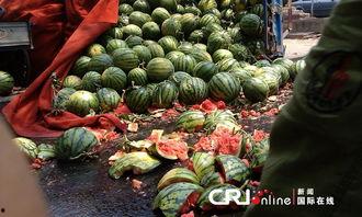 白沟网红街吃瓜,吃瓜群众的美食盛宴