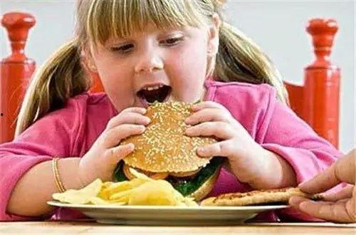 网红吃童锦城瓜,甜蜜滋味引发全网热议