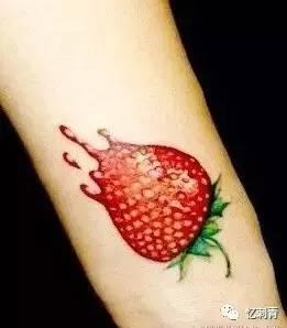 有纹身的网红吃瓜视频,揭秘娱乐圈幕后真相