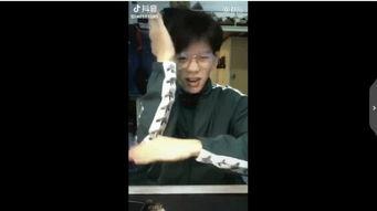 抖音网红吃瓜搞笑视频,笑料百出引人捧腹