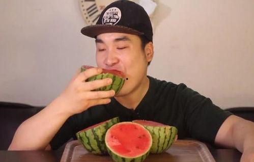 网红吃瓜吃到自己