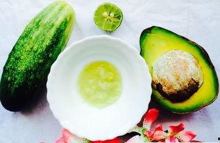 网红泡泡与黄钰杰吃瓜,一场吃瓜盛宴背后的故事